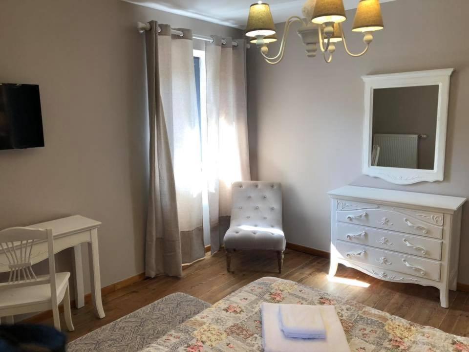 Les Villas Du Domaine De Suzel 维涅吕 外观 照片