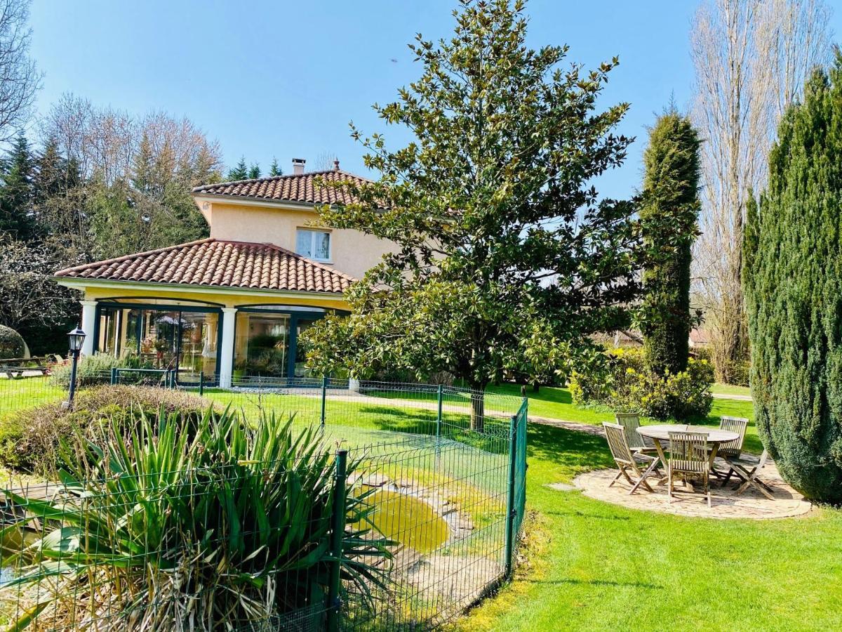 Les Villas Du Domaine De Suzel 维涅吕 外观 照片