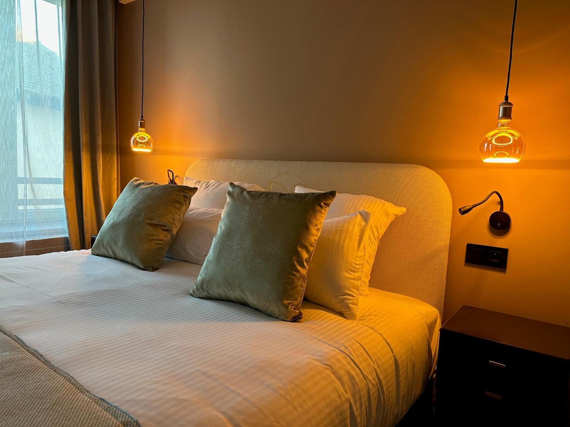 Les Villas Du Domaine De Suzel 维涅吕 外观 照片