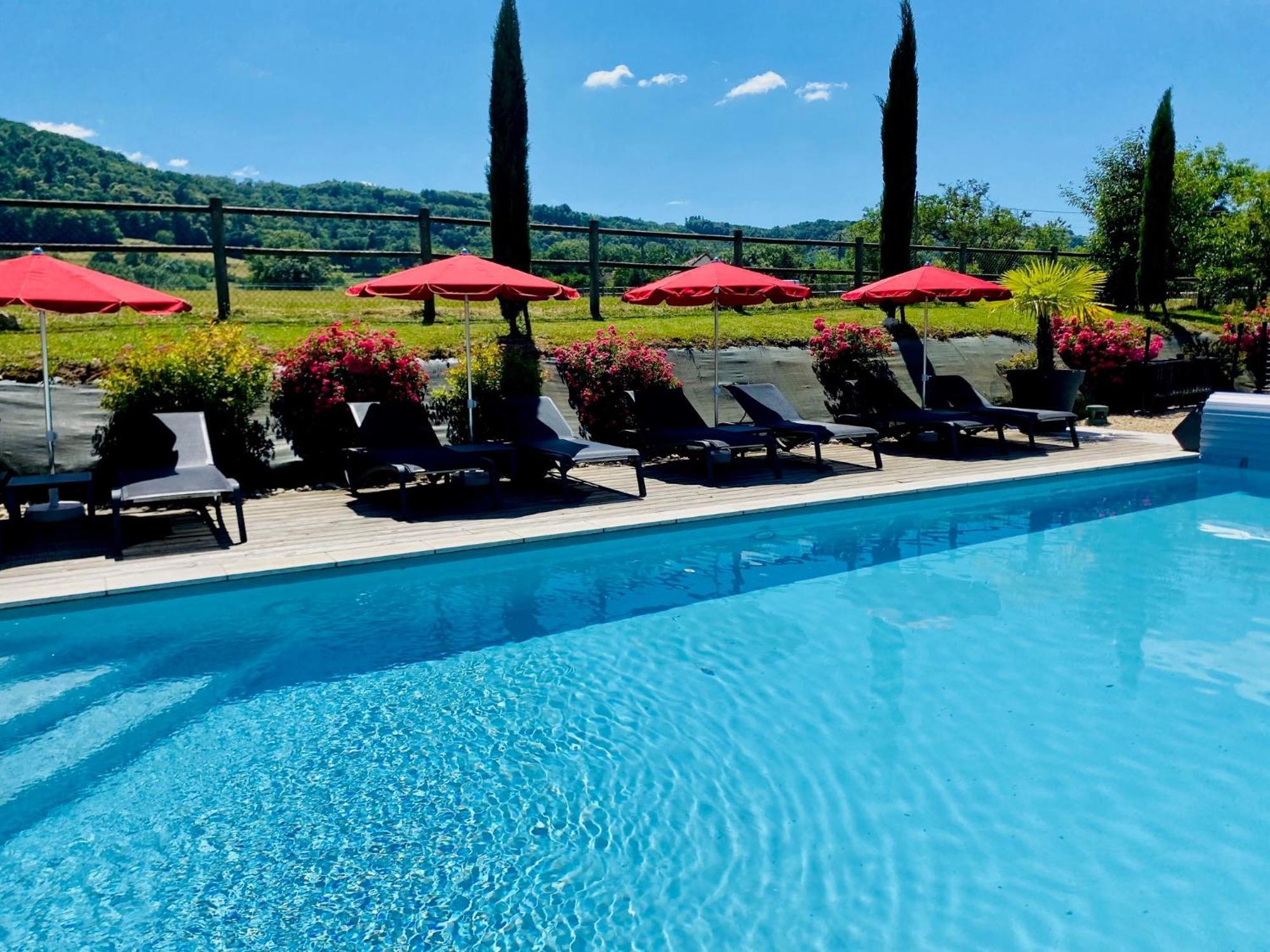 Les Villas Du Domaine De Suzel 维涅吕 外观 照片